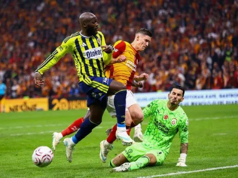 Buruk ilk kez derbide Kartal'ı yendi - fotoğraf 1