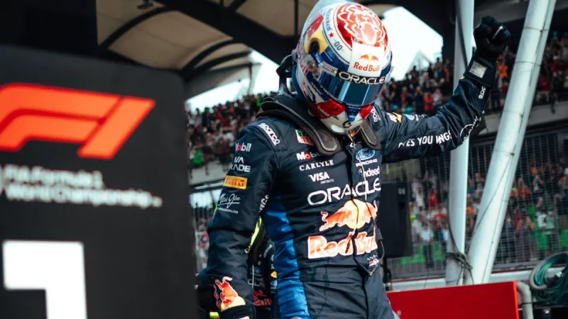Yoğun yağmur nedeniyle 1.5 saat geç başlamıştı! Verstappen ilki yaşadı