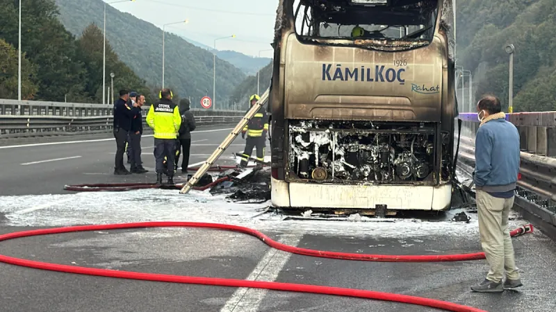 Yolcu otobüsü cayır cayır yandı yolcular tahliye edildi