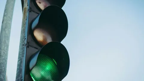 Yollarda kırmızı sarı ve yeşilden sonra bir renk daha geliyor