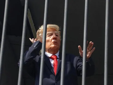 Trump, Tahran'da hücreye konuldu - fotoğraf 3
