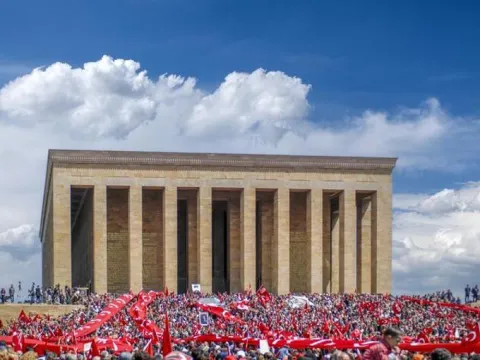 29 EKİM ANITKABİR ZİYARET SAATLERİ| Anıtkabir 29 Ekim Cumhuriyet Bayramı'nda Saat Kaça Kadar Açık? Anıtkabir Ziyaret Saatleri 2026 - fotoğraf 1