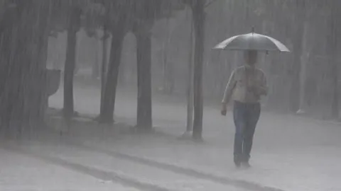 Yurt genelinde sağanak ve fırtına uyarısı