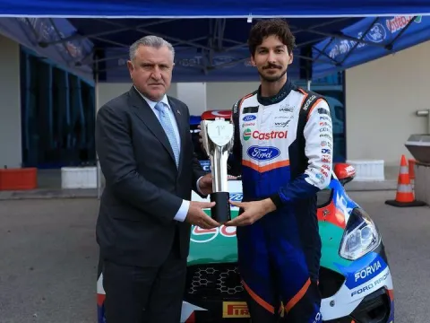 Bakan Bak, F1 öncesi İstanbul Park'ta sürüş yaptı! - fotoğraf 1