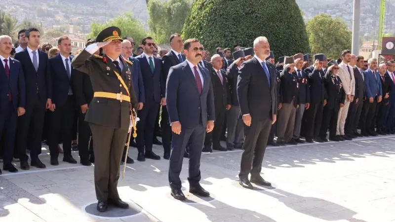 ZAFER BAYRAMINDA GURURLU KUTLAMA