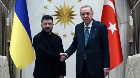 Zelenskiy, Cumhurbaşkanı Erdoğan'ın arabuluculuğu veya Trump'ın katılımıyla Putin ile görüşebilir