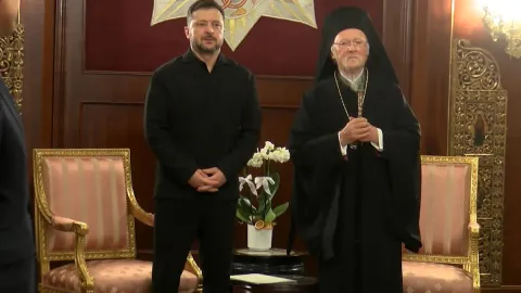 Zelenskiy Fener Rum Ortodoks Patrikhanesi'ni ziyaret etti