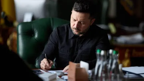 Zelenskiy'den Trump'ın Rusya ile dizel yakıt anlaşmasına tepki