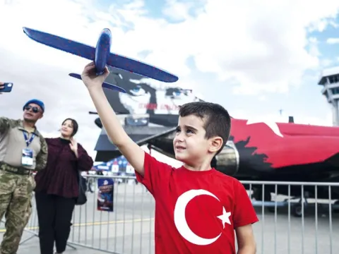 1 milyon ziyaretçi... Cumhurbaşkanı Erdoğan TEKNOFEST’te: Türkiye’nin geleceği emin ellerde - fotoğraf 4
