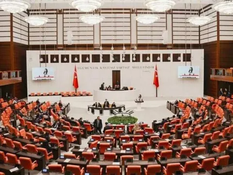 Meclis yeni yasama yılına başlıyor: Kızılay ve Booking gündemde - fotoğraf 1