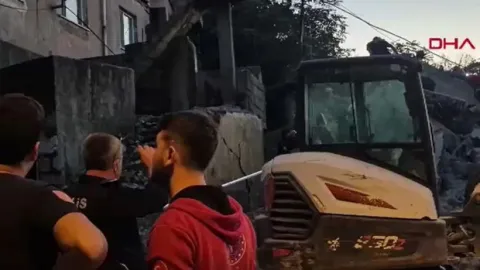 Zonguldak'ta 3 katlı bina çöktü... 1 kişi kurtarıldı, 1 kişi ise kayıp