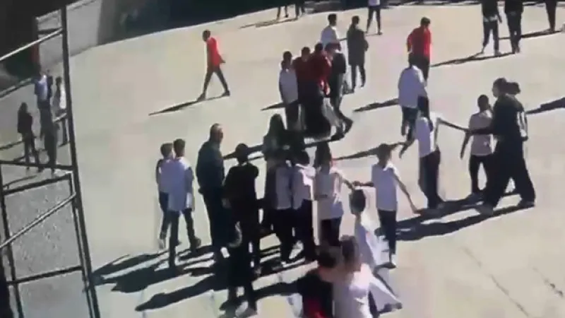 Zonguldak'ta kahraman öğretmen: Poğaça yerken boğulan öğrencisini Heimlich ile kurtardı