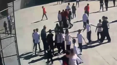 Zonguldak'ta kahraman öğretmen: Poğaça yerken boğulan öğrencisini Heimlich ile kurtardı