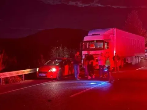 Kazaya müdahale sırasında ikinci kaza! Alkollü sürücü dehşet saçtı: 1'i ağır 12 yaralı - fotoğraf 4