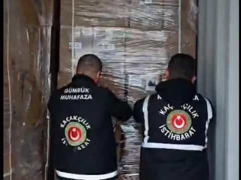 Son dakika haberi: İstanbul'da 310,5 milyon liralık kaçak elektronik sigara operasyonu - fotoğraf 2