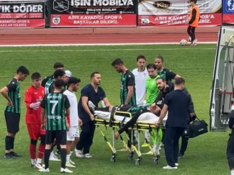Maçın 90'ıncı dakikasında yere yığılmıştı: Kalp krizi geçiren futbolcuya anjiyo yapıldı - fotoğraf 4