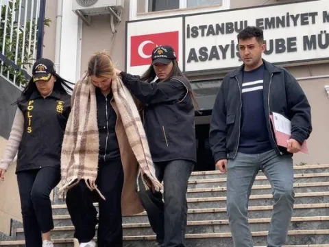 Çatıdan kaçmaya çalıştı... 17 yıl hapisle aranıyordu - fotoğraf 4
